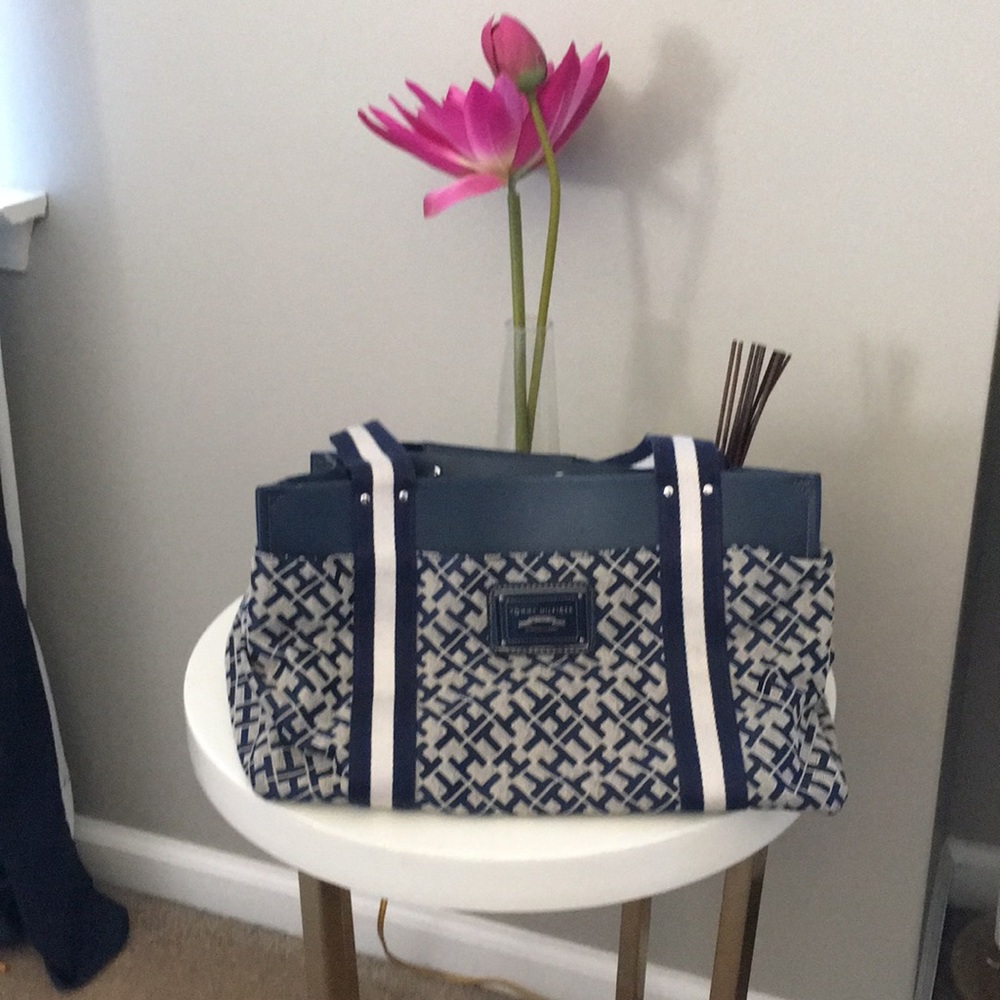 👜 Tommy Hilfiger purse hand bag  👜
